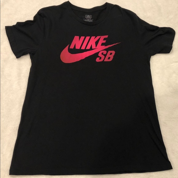 black and pink nike shirt